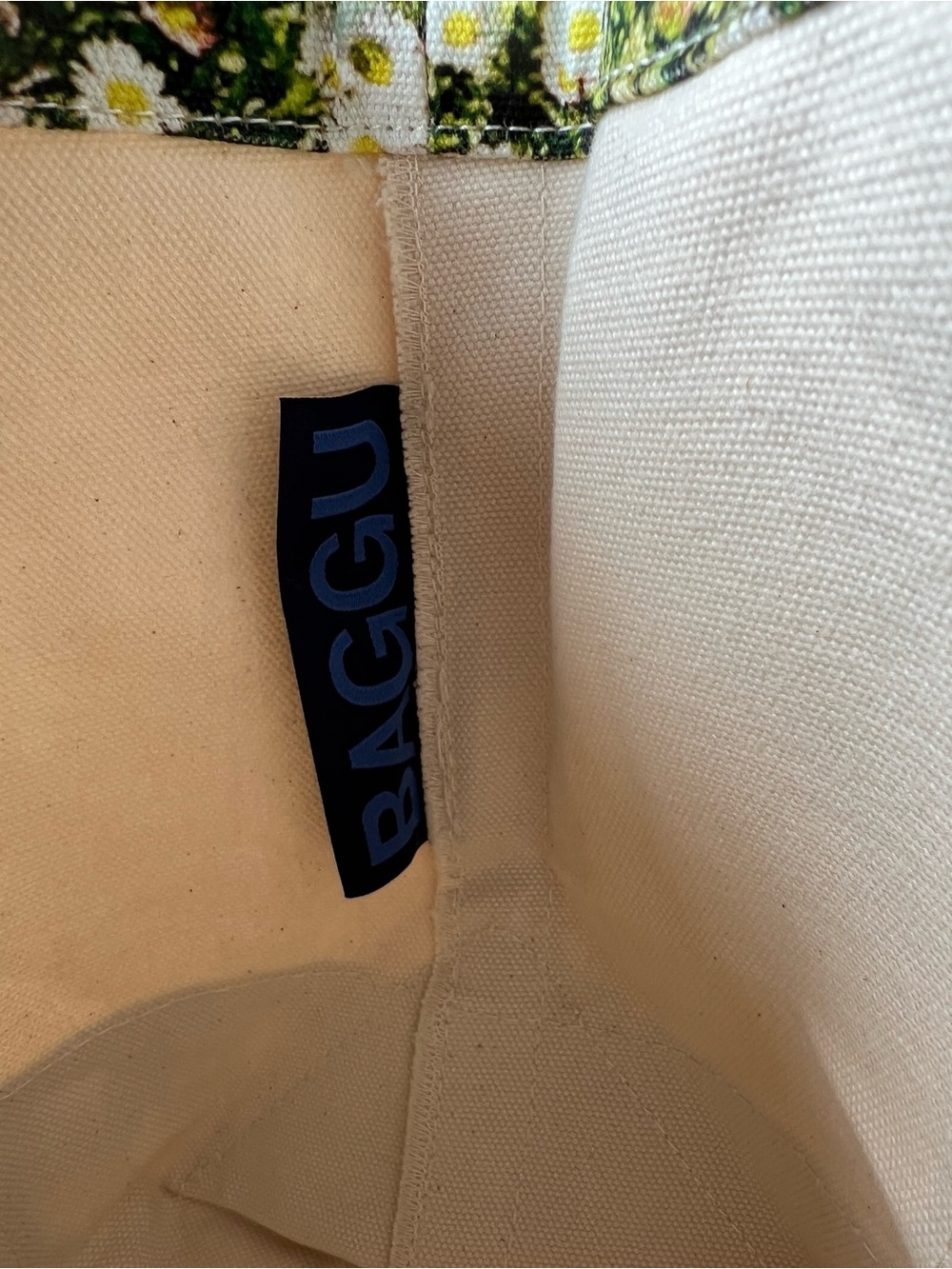 BAGGU Small Heavyweight Canvas Tote - Daisy [RETIRED ITEM] - Picture 3 of 5